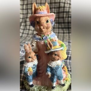 Vintage Figurine Hattie Hare